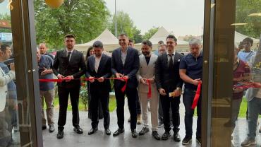 Op. Dr. Yahya Melih Işık'ın, yeni kliniğini açıldı