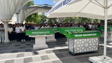 Aksaray'da hayatını kaybeden Kayserili aile toprağa verildi