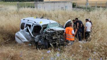 Cenaze dönüşü evlerine 25 kilometre kala traktörle çarpışan aileden 3 kişi hayatını kaybetti