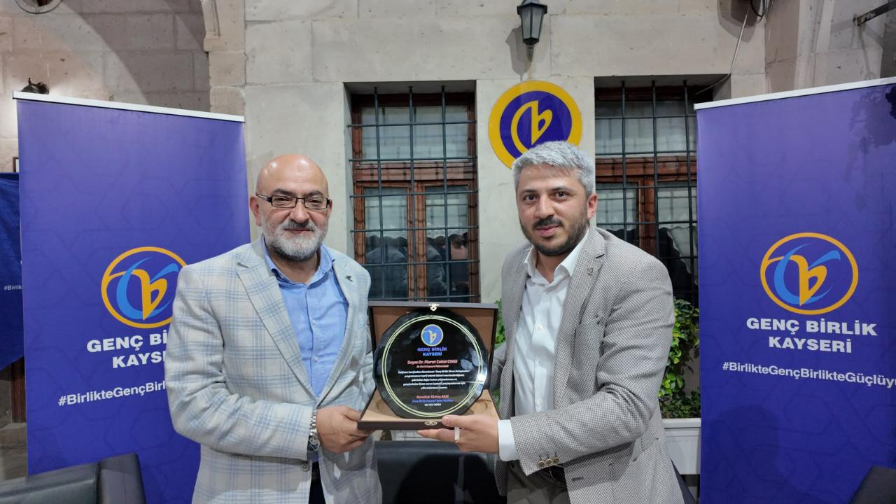 Cıngı 'Genç Birlik Divan Buluşmaları’na katıldı