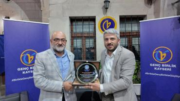 Cıngı 'Genç Birlik Divan Buluşmaları’na katıldı