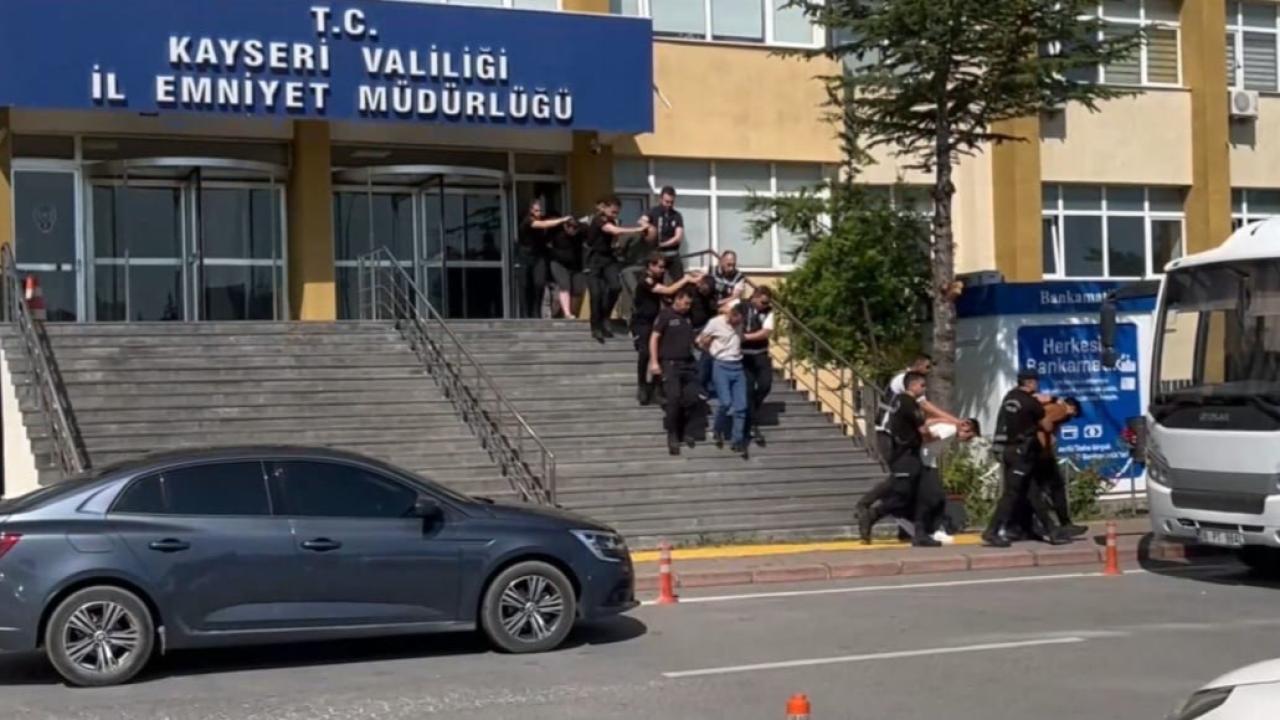 Kayseri merkezli operasyon; ehliyet sınavlarında yapak zekâ destekli sahtecilik yapmışlar