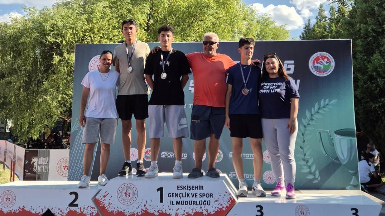 Kayserili sporcu atletizmde Türkiye üçüncüsü oldu