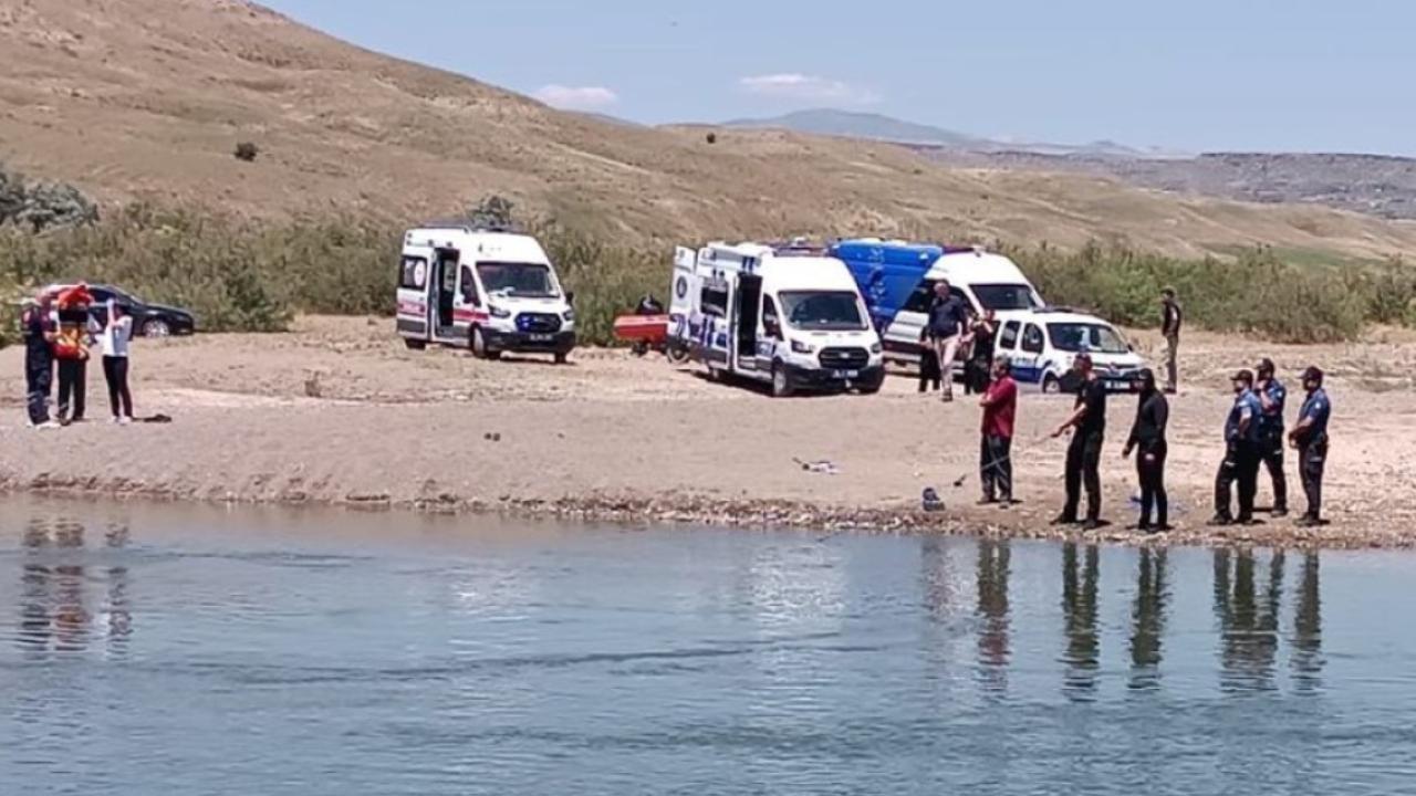 Kızılırmak'ta iki çocuk kayboldu