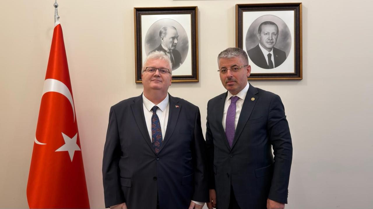 Milletvekili Çopuroğlu, vatandaşların hastanelerle ilgili taleplerini Erkoç'a iletti