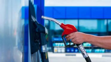 3 gün zamlanan motorine bu gece indirim geliyor