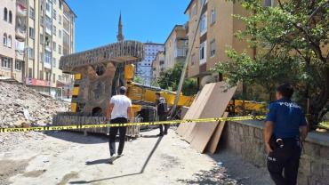 Sahabiye'de kepçe devrildi