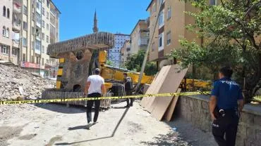 Sahabiye'de kepçe devrildi