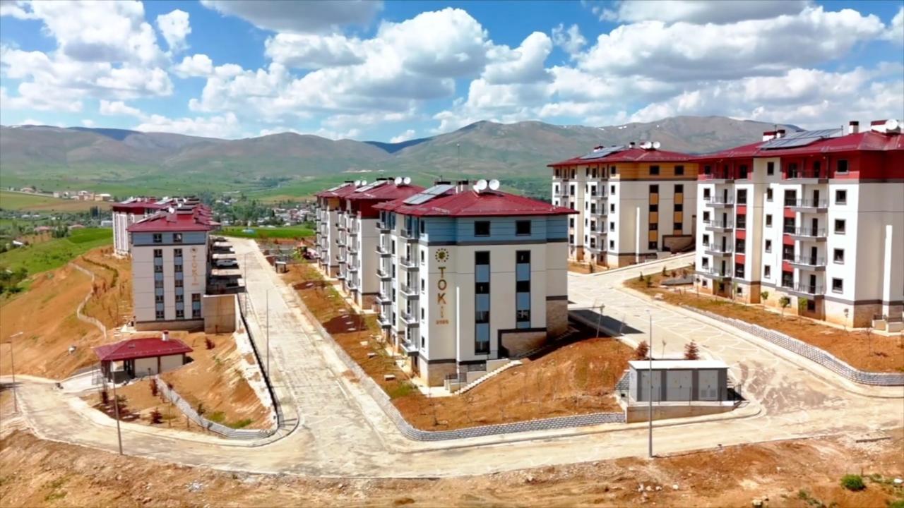 Sarız'da TOKİ konutları teslim ediliyor