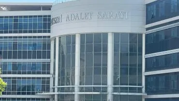 Uyuşturucu ticaretiyle yargılanan sanıklara hapis