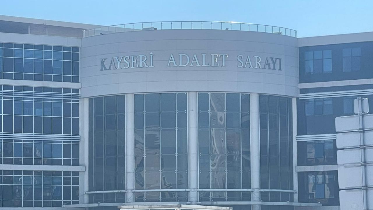Uyuşturucudan yargılanan yabancı sanık ilk ifadesini kabul etmedi